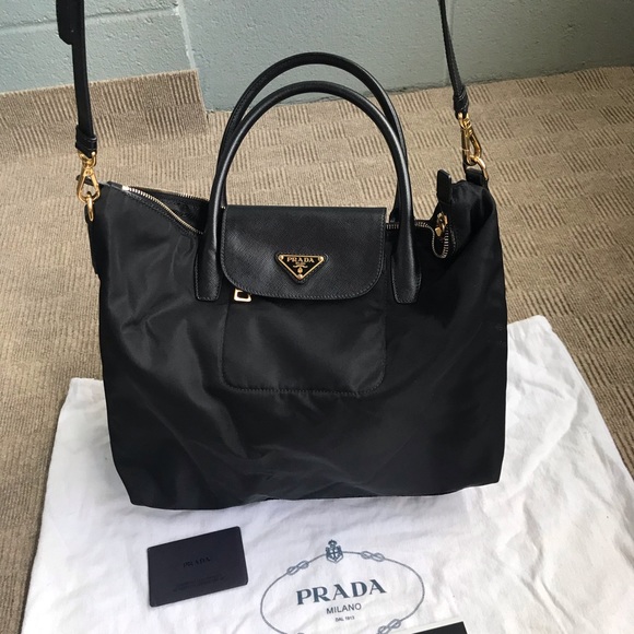 Prada Handbag Authentic. - Picture 11 of 14
